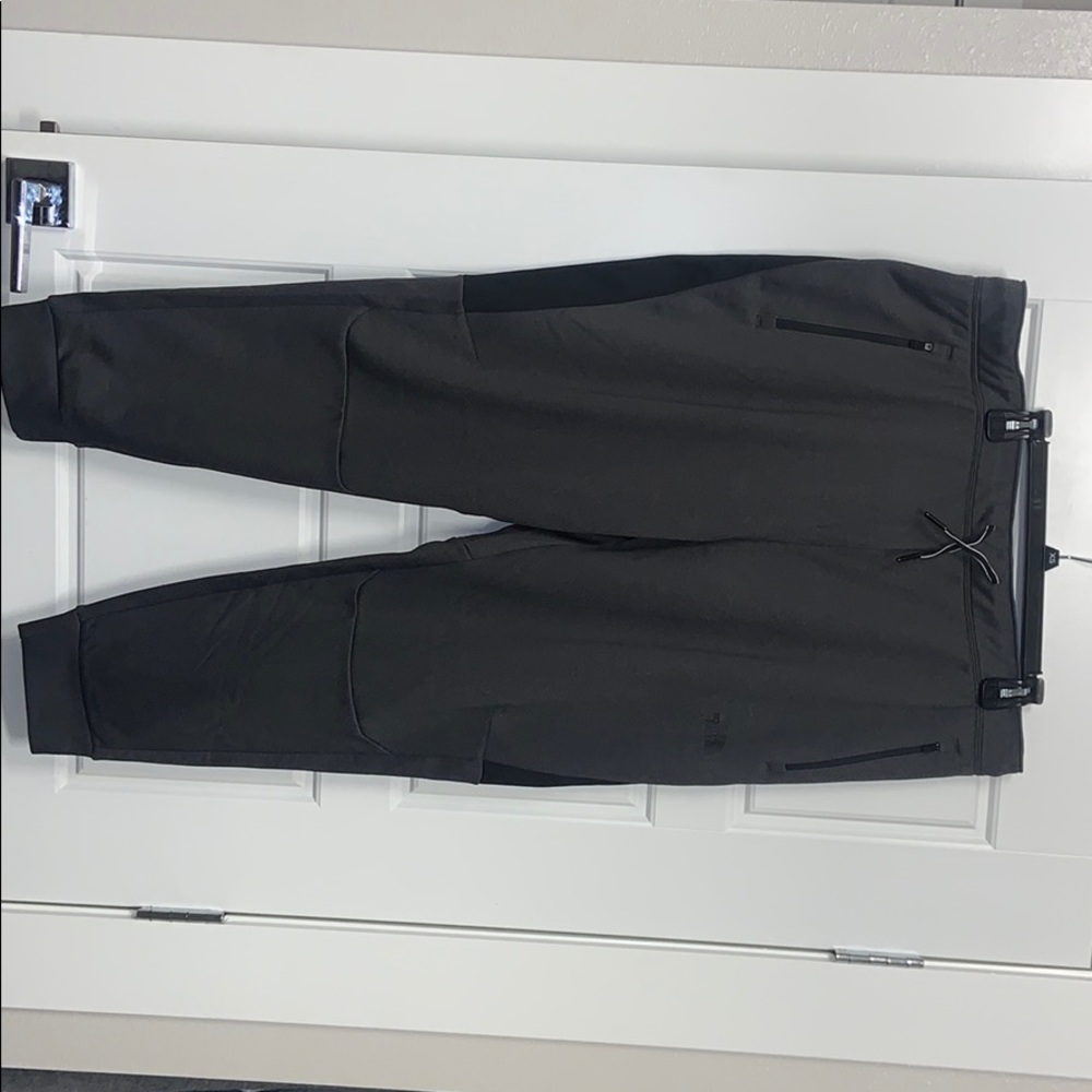 Brandnew The North face men essential fleecejogger